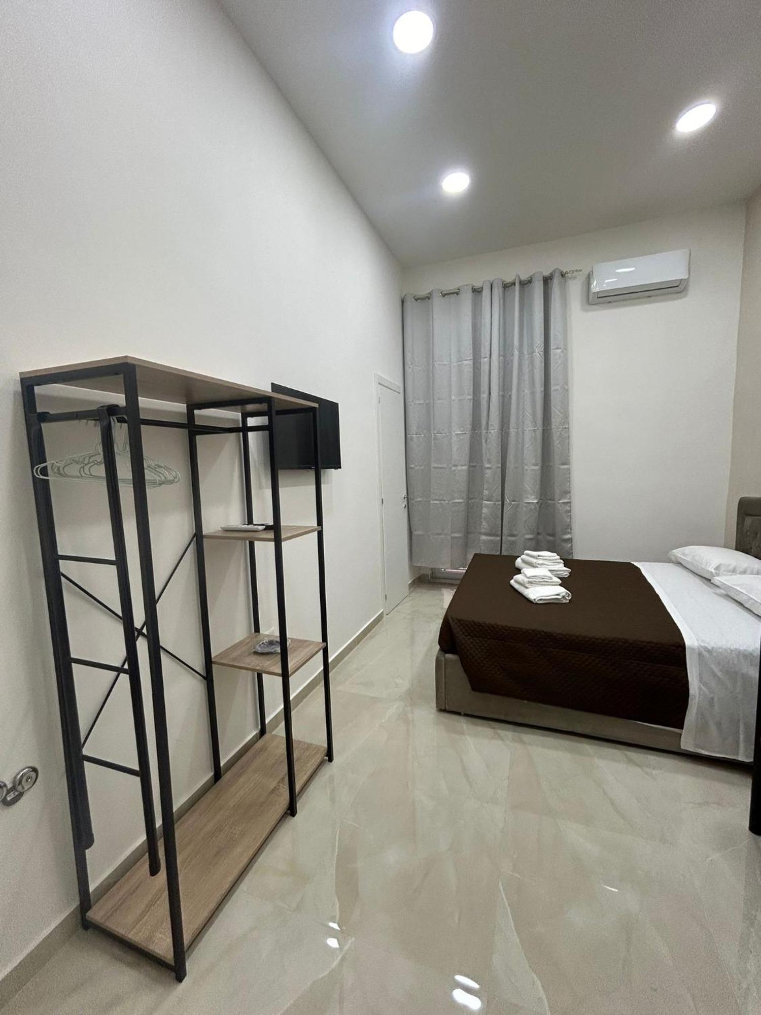 Luxury Rooms Carbonara 95 Neapel Exterior foto