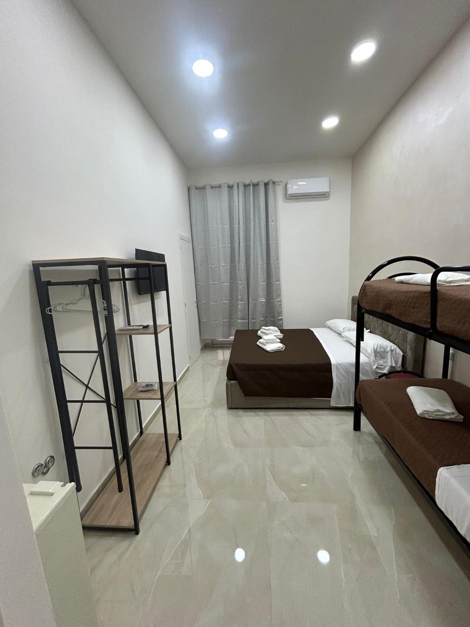 Luxury Rooms Carbonara 95 Neapel Exterior foto