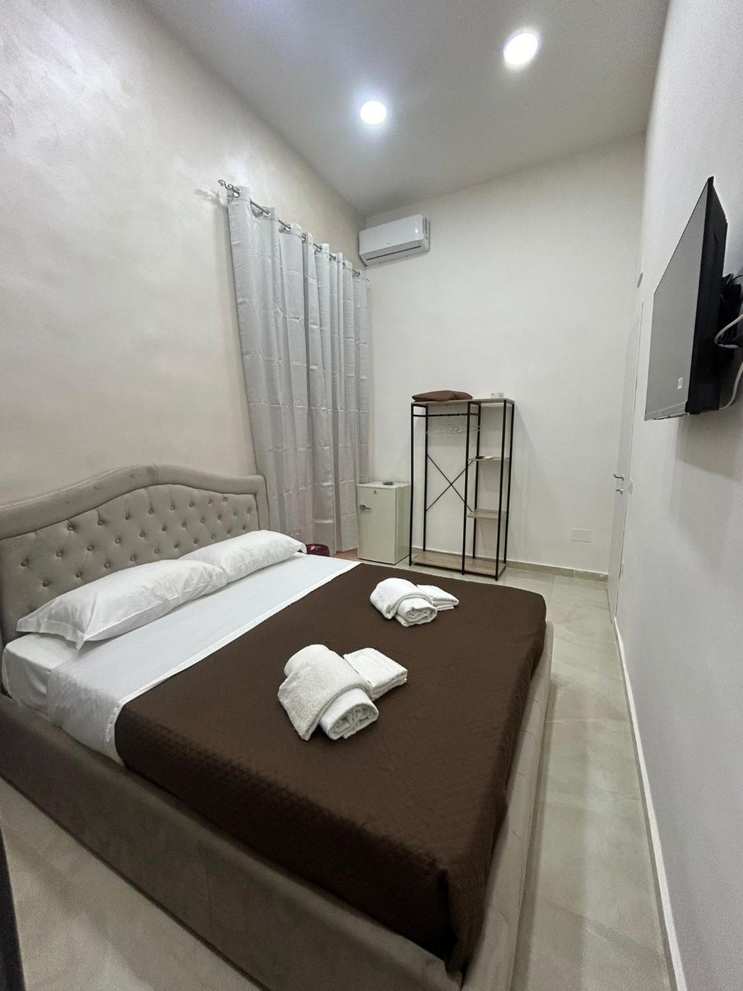 Luxury Rooms Carbonara 95 Neapel Exterior foto