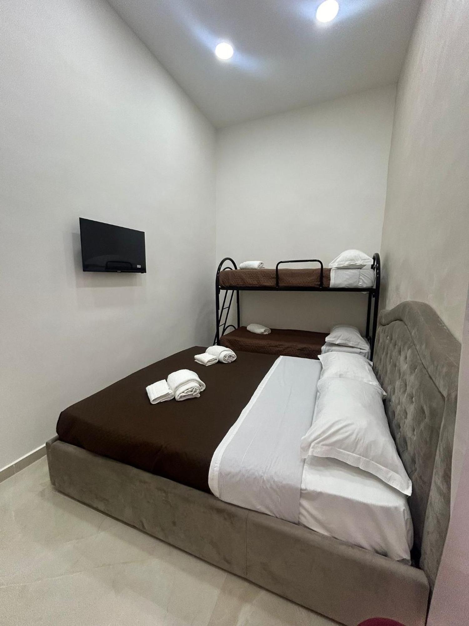 Luxury Rooms Carbonara 95 Neapel Exterior foto