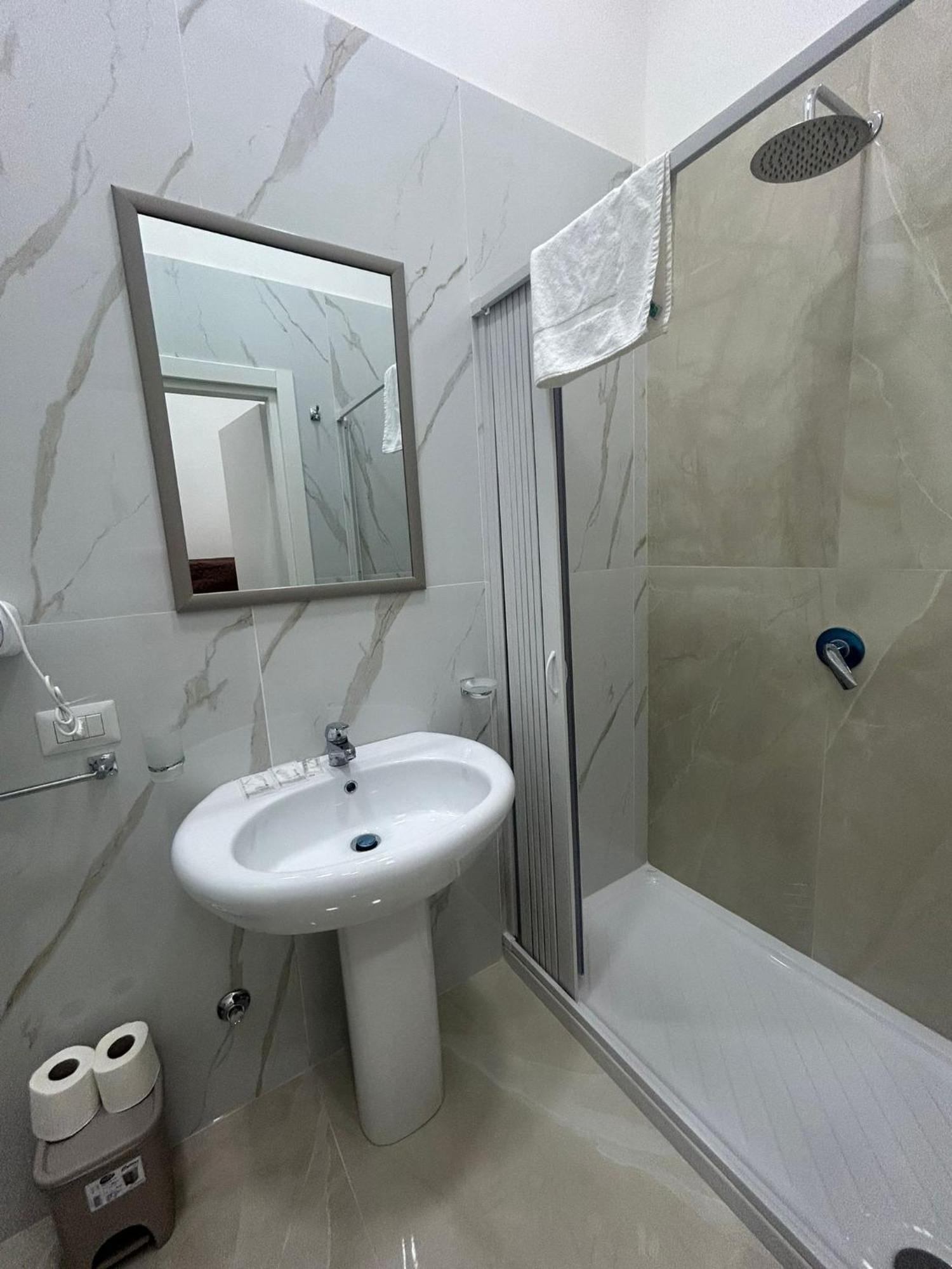 Luxury Rooms Carbonara 95 Neapel Exterior foto